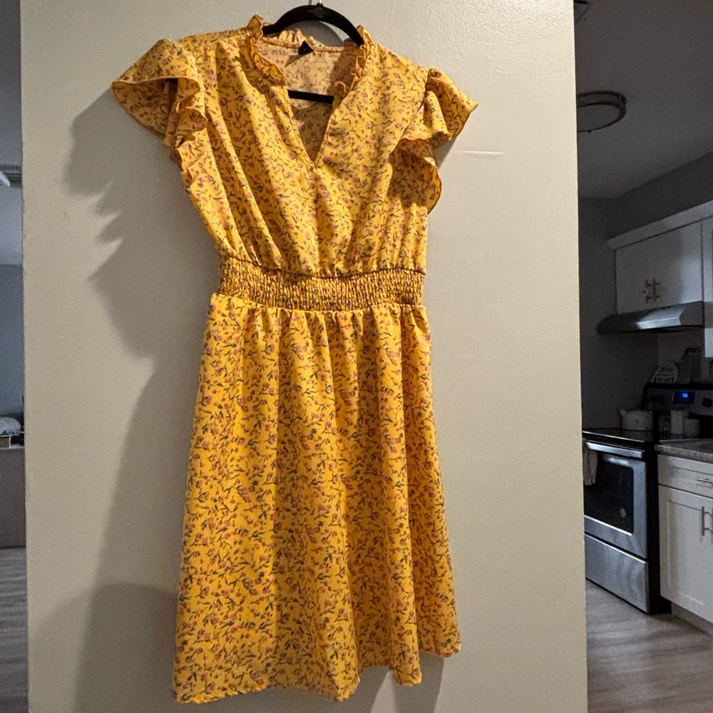 SHEIN Yellow Floral Smocked Waist Dress – Size Large